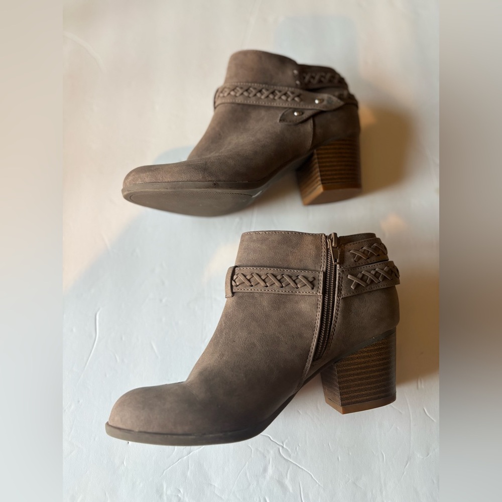 INDIGO RD. Women's Tan Ankle Boots with Braiding Decor, Size: 6.5